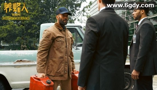 "2024年惊悚动作电影《养蜂人》：杰森·斯坦森主演，现已推出4K HDR10+内嵌字幕版，容量18.5GB" 