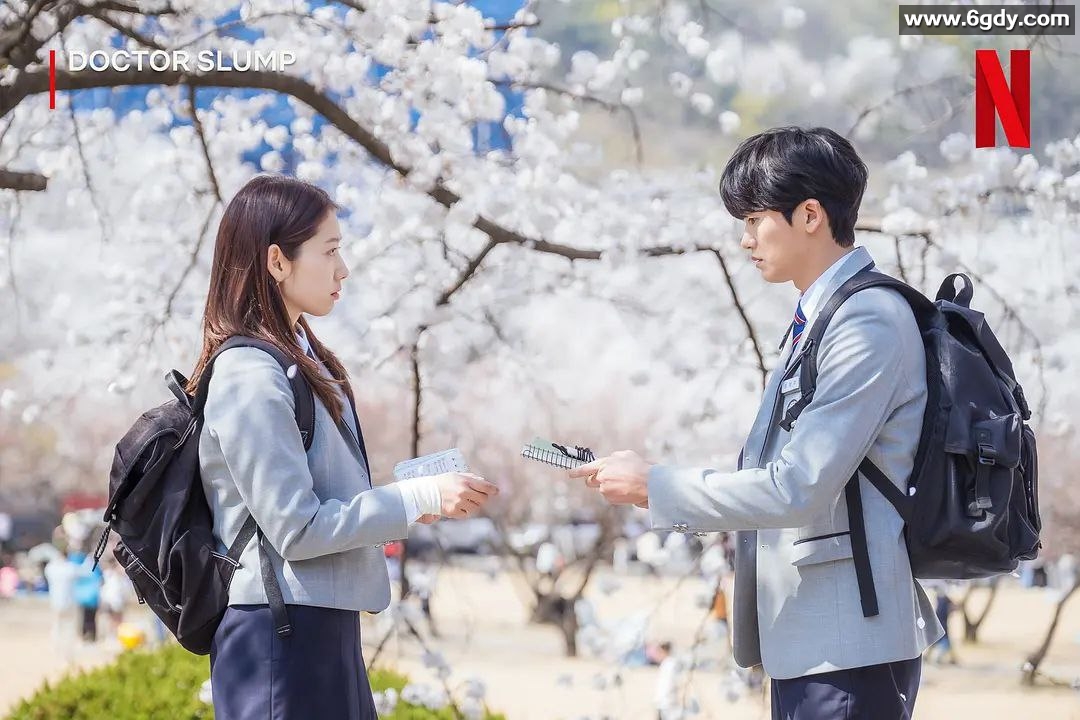 2024年韩剧《低谷医生》豆瓣7.5 