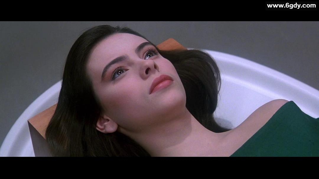 1985年高清重制宇宙巨作《宇宙天魔》又名：《崩裂的地球》/《撕裂的地球》 